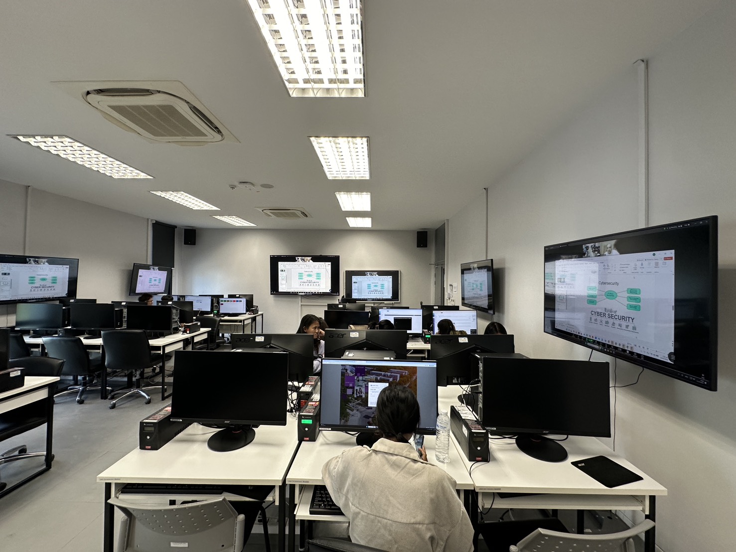 Immersive English &amp; IT Foundations